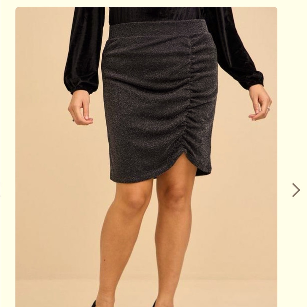 NWT Torrid sparkly knit skirt, size 5X/28W